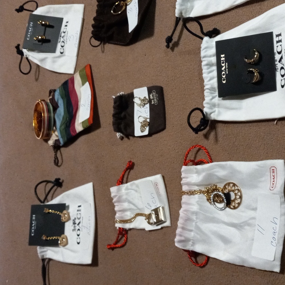 Women's jewelry